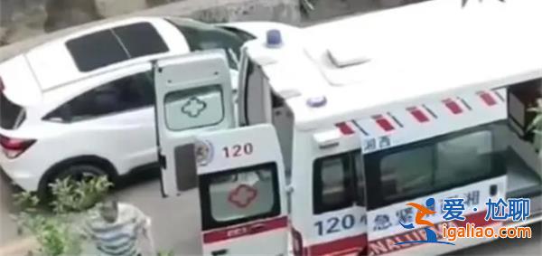 4歲半孩子把雨傘當降落傘從26樓跳下，家長應該引起反思[雨傘當降落傘]？