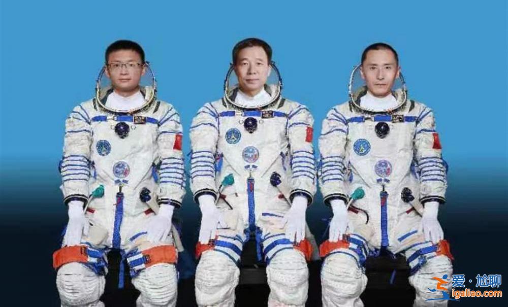 博士論文中自謙“無材補天” 終于追風上太空？