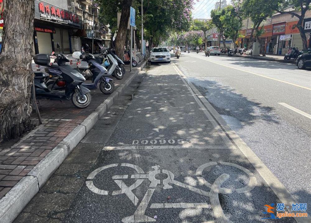 “高價風波”后南寧停車費政策進入過渡期 上班停車8.5小時仍需60元？