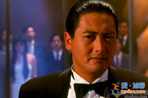 周潤發捐款56億是真的嗎?盤腿坐水泥地皮膚黝黑老太多 周潤發捐款56億是真的嗎?盤腿坐水泥地皮膚黝黑老太多