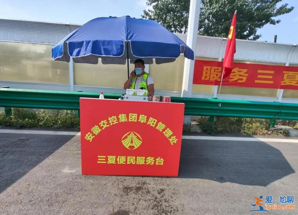 一臺到河南的收割機 被安徽村民熱情友好留下就地作業？