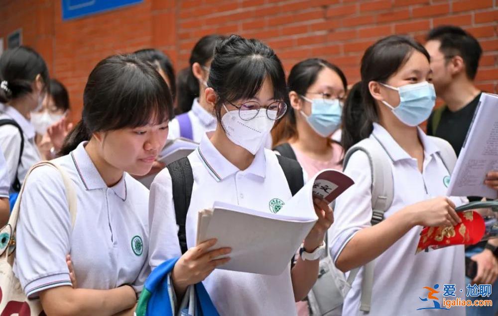 報考人數(shù)再創(chuàng)新高 上大學卻沒變難？？
