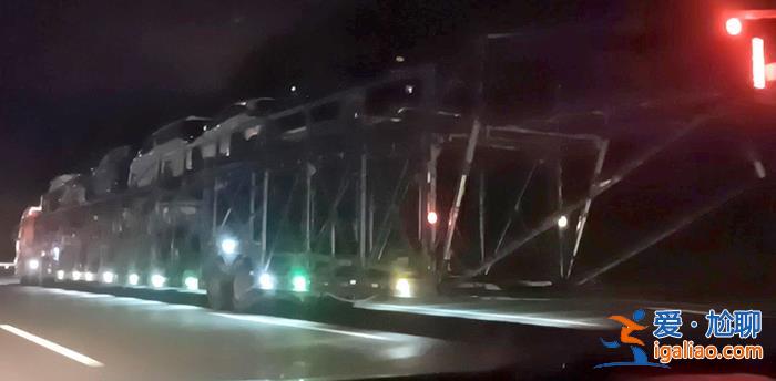 長近40米 長春非法改裝轎運車上路進高速？官方回應？