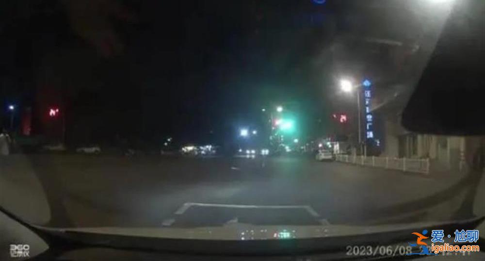網(wǎng)約車司機(jī)因送人去醫(yī)院超速 事后找乘客要急診單撤銷違章被拉黑？
