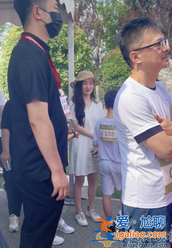 霍思燕嗯哼近況曝光!帶兒子參加周潤發親子跑