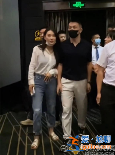 張馨予何捷罕見同框！夫妻倆大秀恩愛，網(wǎng)友留言太真實(shí)