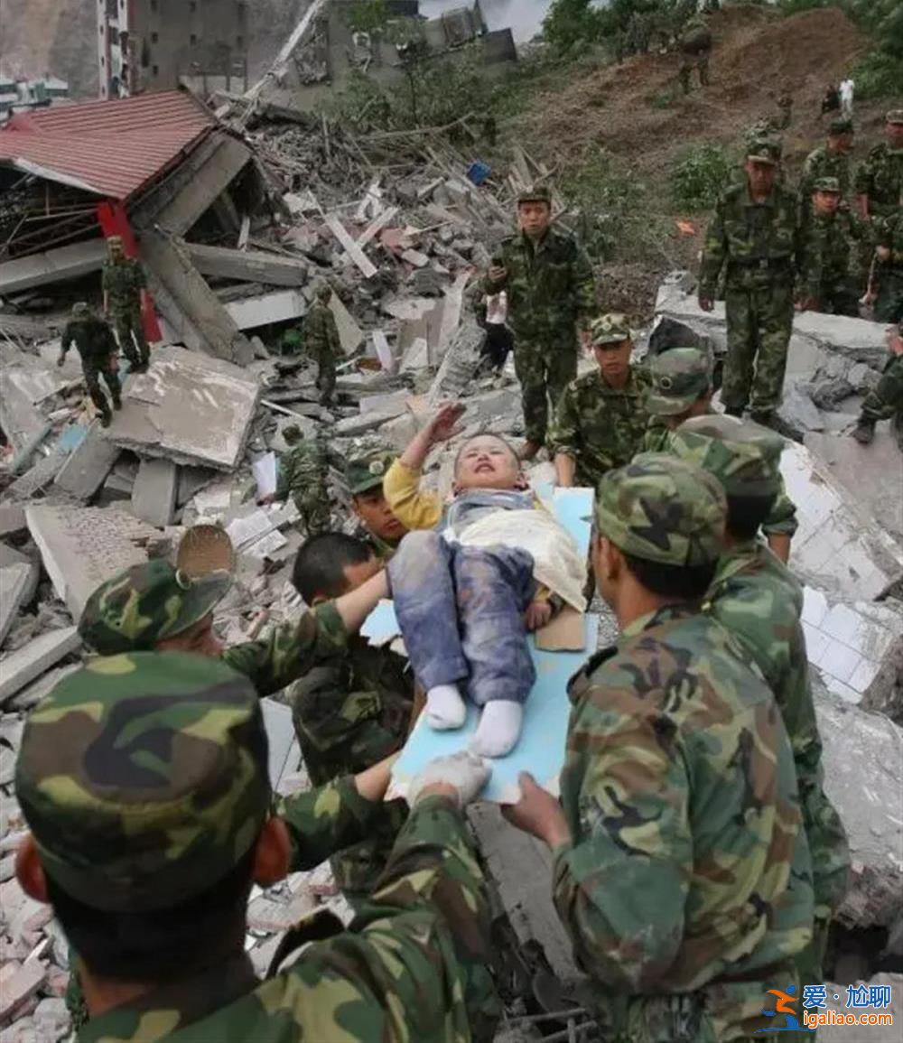 “敬禮娃娃”高考后接到清華北大招生電話 父母曾多次婉拒商業邀請? “敬禮娃娃”高考后接到清華北大招生電話 父母曾多次婉拒商業邀請?