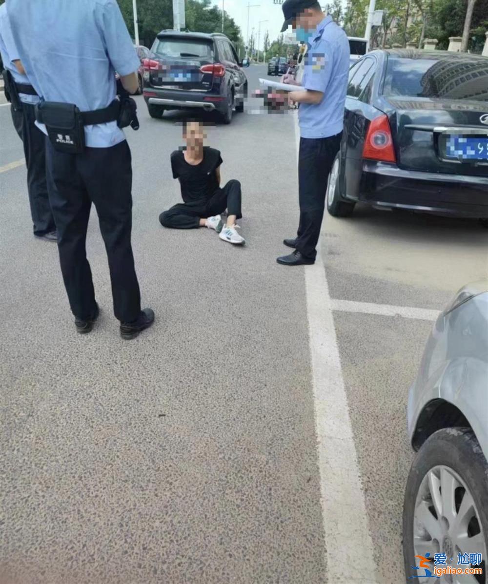 其下車后市民大聲呵斥？