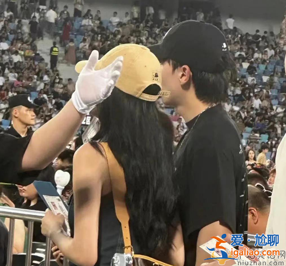 孫怡新戀情曝光!與騰光正看演唱會，疑甜蜜相擁同住房車
