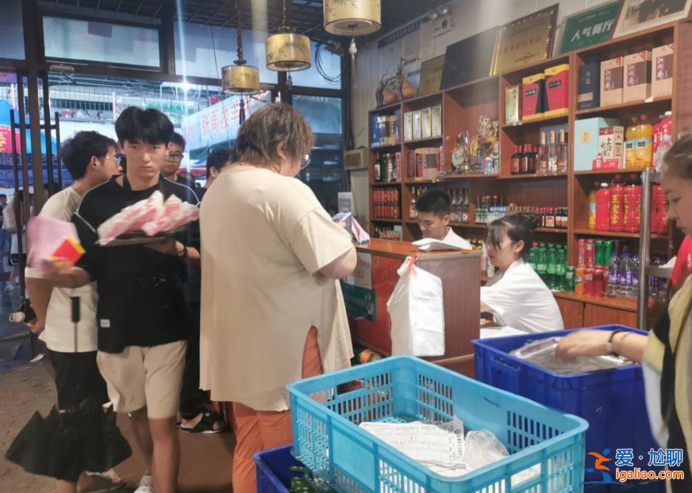 有店主花15萬開店一個月就倒閉 不少店鋪著急轉讓？
