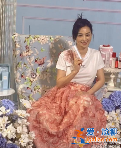 林瑞陽兒女曝光！女兒打扮成熟露小蠻腰，張庭近照變化太大