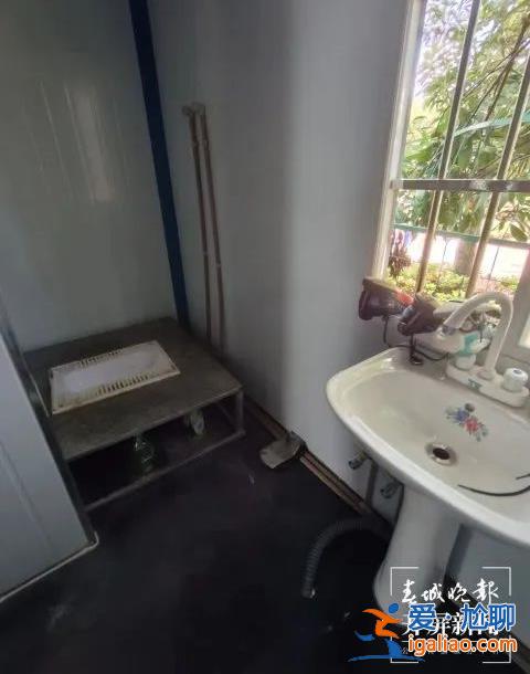 160多名孩子住工棚！有人10多天沒洗澡？