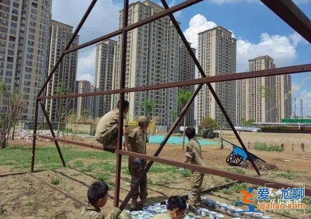 160多名孩子住工棚！有人10多天沒洗澡？