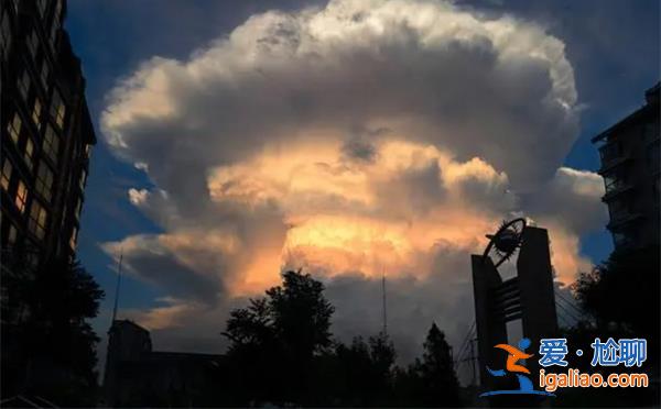 俄羅斯天空上出現蘑菇云[蘑菇云]？