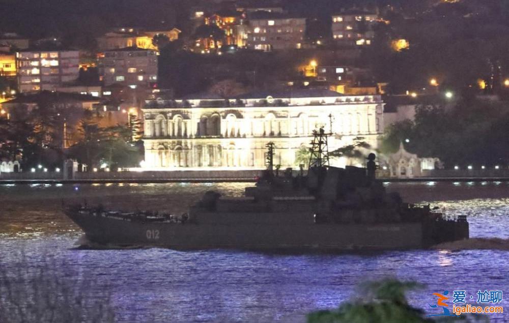 突襲！烏克蘭無人艇載450公斤炸藥進入俄黑海海軍基地？