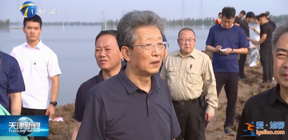 突發險情后 省級政府一把手清晨急赴現場 徒步登壩調度？