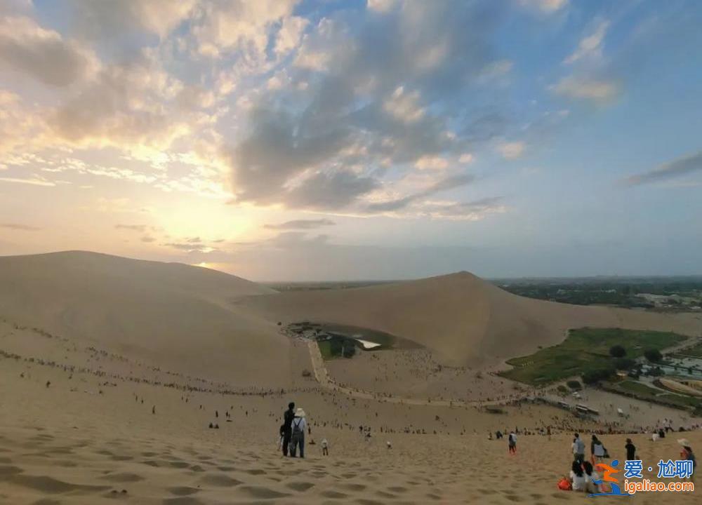 甘肅敦煌發布沙塵藍色預警 鳴沙山月牙泉景區暫停開放？