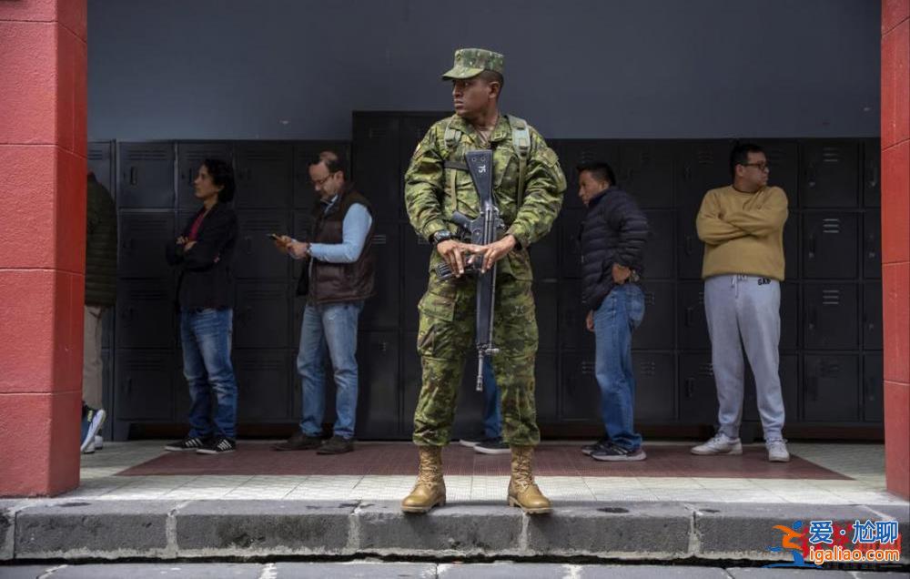 所有候選人穿防彈衣投票 和平與安全成焦點？