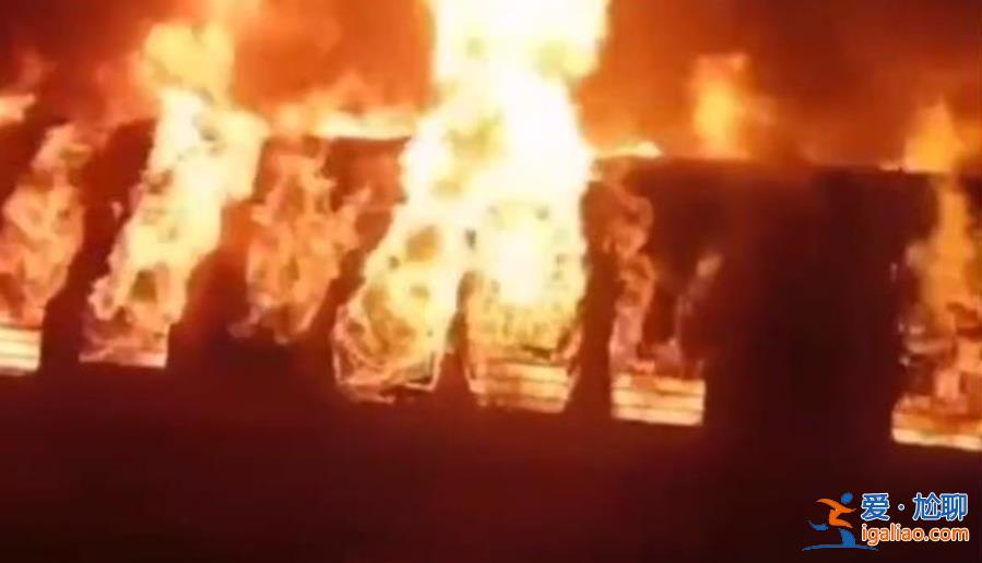 印度乘客帶煤氣瓶上車引發爆炸[引發]？