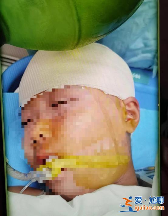 老師本要打其身后同學？