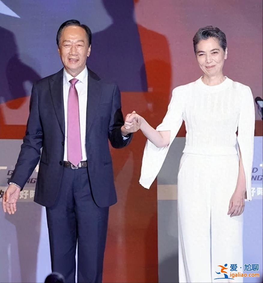 多次哽咽！郭臺(tái)銘副手賴佩霞批臺(tái)灣經(jīng)濟(jì)差 疼惜年輕人被騙到柬埔寨？