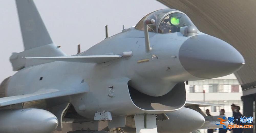 中阿空軍在新疆首次聯訓后 殲-10C自主編隊飛赴阿聯酋？