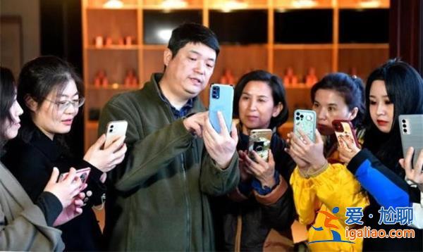 500元夜校爆紅，當代年輕人鐘情夜校的原因[當代年輕人]？