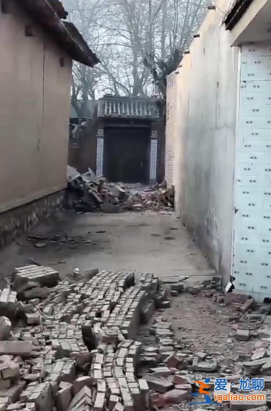 家在震中 親戚里有老人和小孩去世？