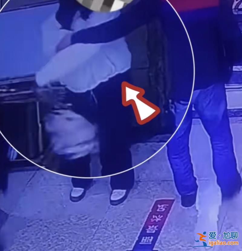 廣州女子出電梯遭襲胸 35歲男子被拘！警方當(dāng)場控制嫌疑人？