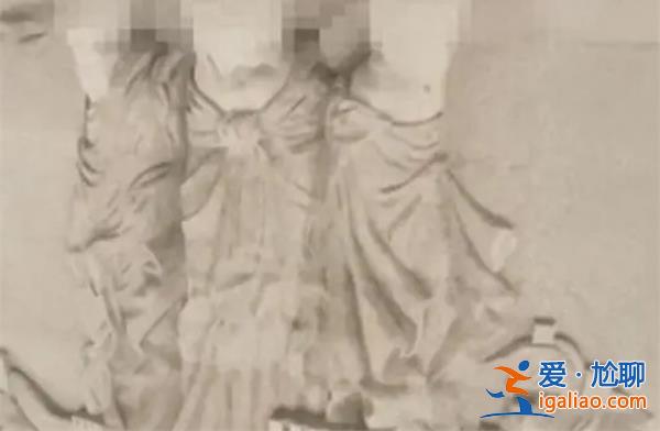 半裸女子腳踩長城浮雕被吐槽[雕被吐槽]？
