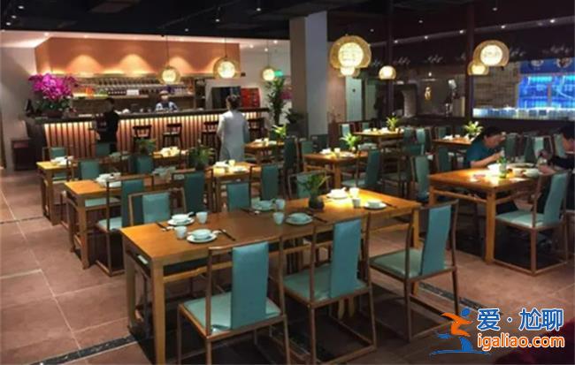 年輕人報復性擠爆3.5分餐廳，評分3.5分數高嗎[低分餐廳]？