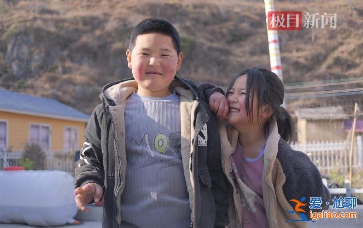 她在家帶娃種地 成功脫貧還蓋起新樓？