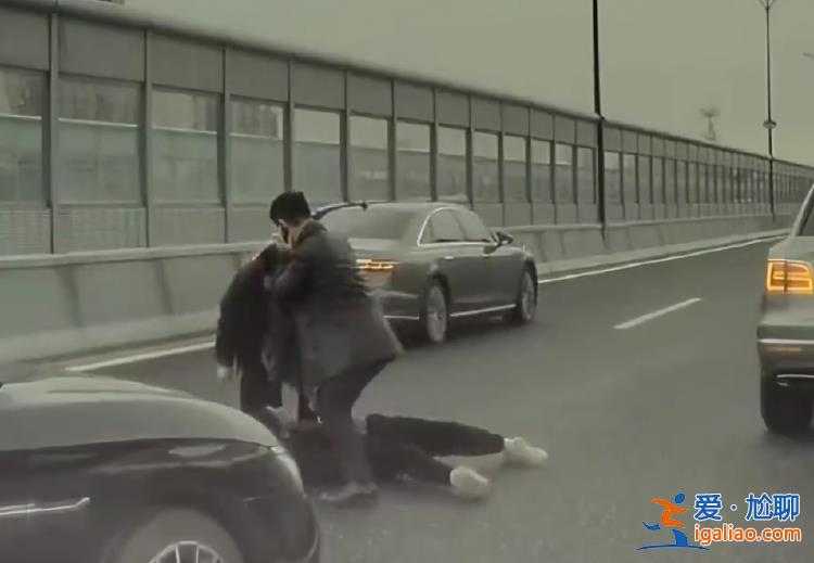 司機進車是拆記錄儀?傷者情況如何?四問杭州賓利司機傷人事件? 司機進車是拆記錄儀?傷者情況如何?四問杭州賓利司機傷人事件?