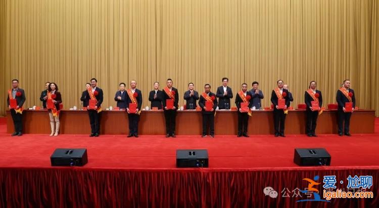 嚴(yán)格兌現(xiàn)政府承諾 全面清理拖欠企業(yè)賬款？