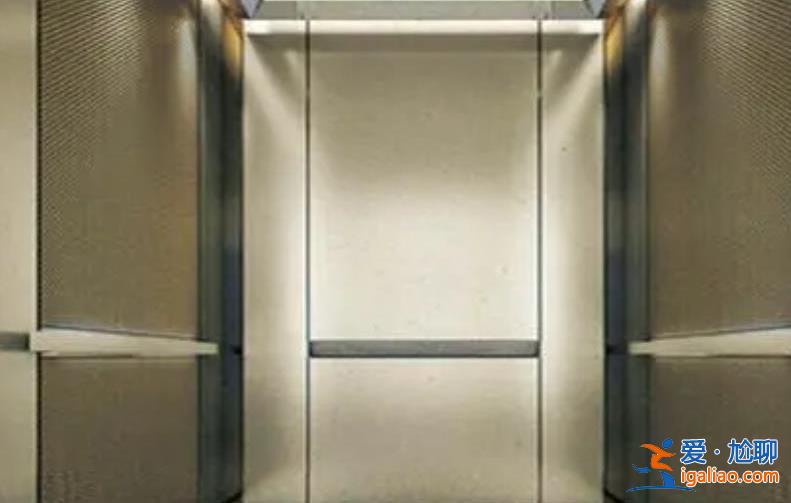 男子電梯里暴打女友|女方差點沒氣，已被刑事拘留[暴打他人]？