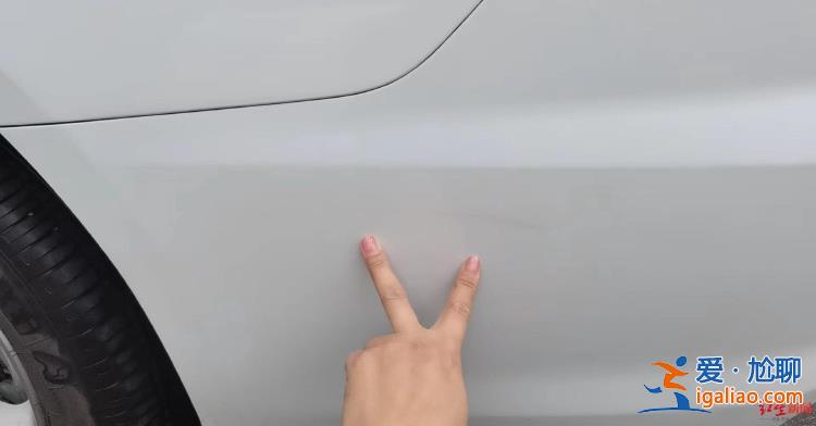 有車(chē)被第三方車(chē)主拖走 有人扣完押金還要倒補(bǔ)？