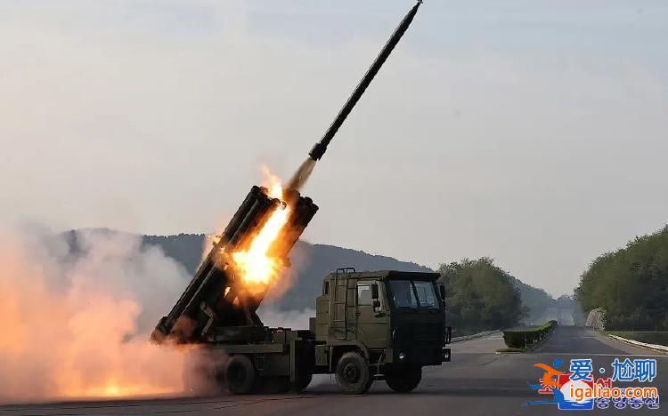 金正恩視察軍工企業并現場打靶 槍槍十環？