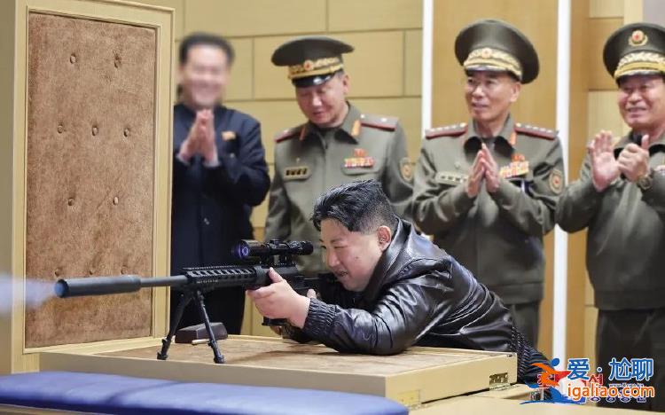 金正恩視察軍工企業并現場打靶 槍槍十環？