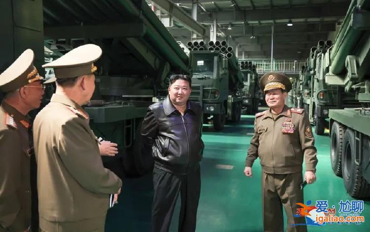 金正恩視察軍工企業并現場打靶 槍槍十環？