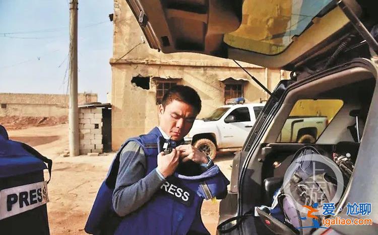 “名氣很大 見到真人了” 王毅打趣的小伙子是個重慶崽兒？