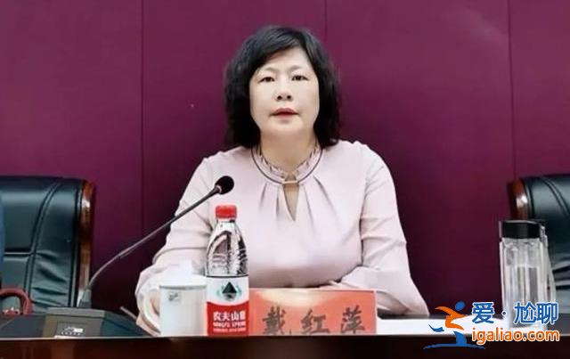 曾多次向區委書記贈送禮金？