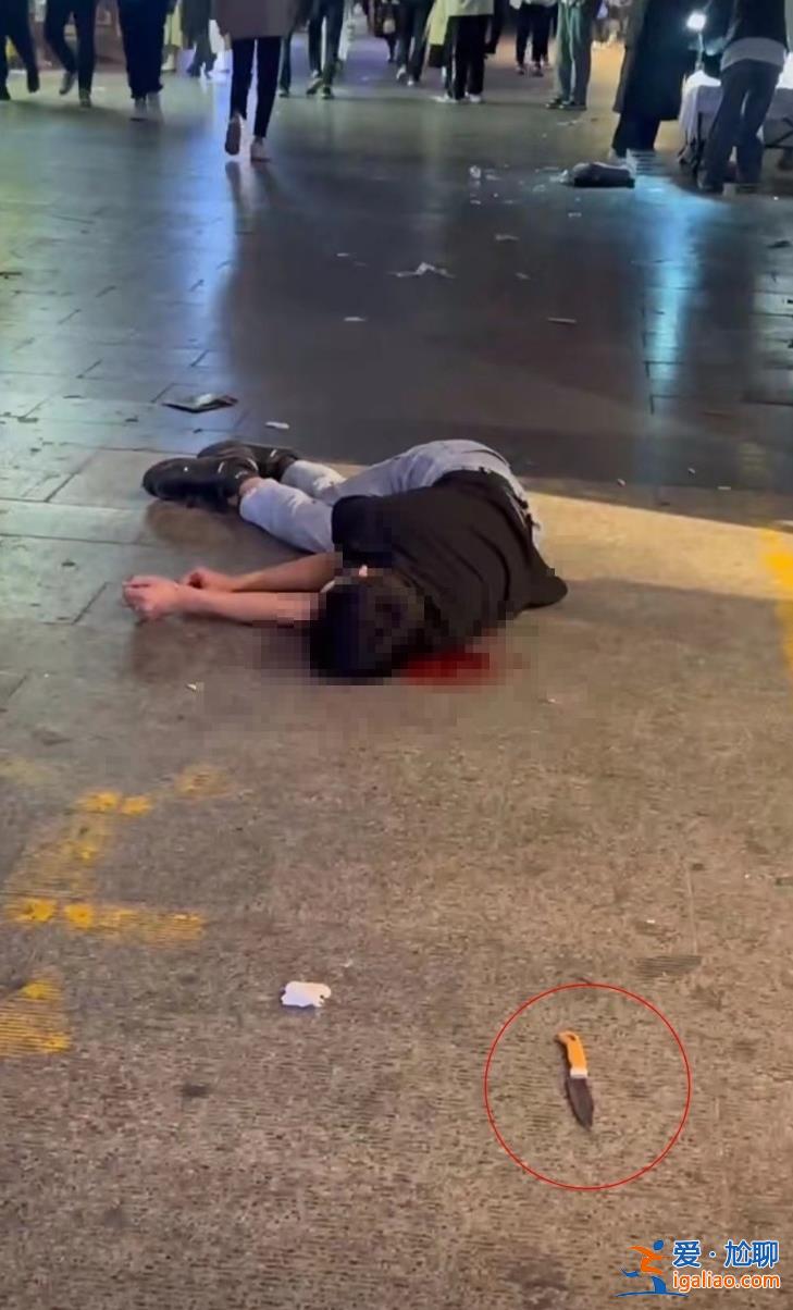 內蒙古呼和浩特一男子被多人持刀圍毆倒地不起？多方回應？