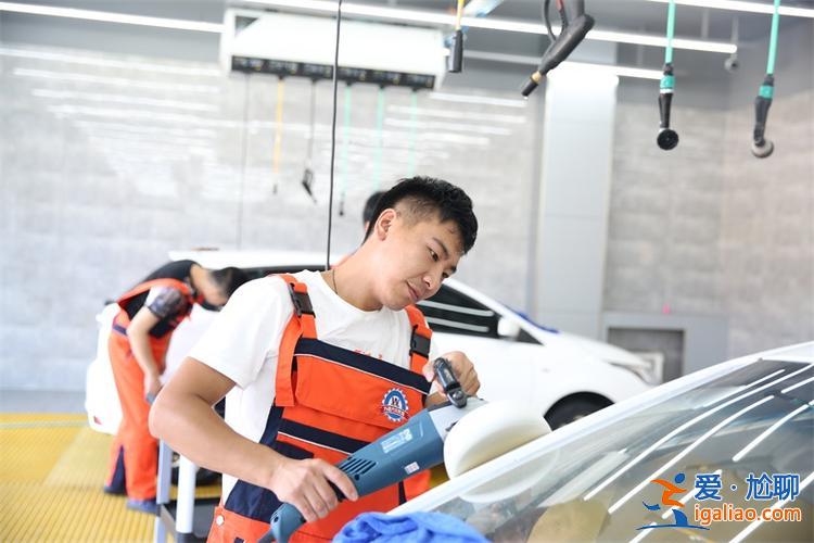 汽車專業(yè)本科升學(xué)班好嗎，學(xué)汽修是去實體店好還是去學(xué)校好？