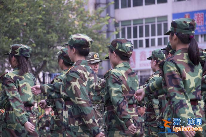 大學(xué)不軍訓(xùn)影響升學(xué)嗎嗎，大學(xué)軍訓(xùn)可不可以不參加會(huì)不會(huì)影響學(xué)分或者畢業(yè)？