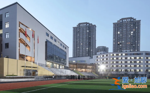 二七綠地愛華學校升學率？鄭州綠地愛華中學怎么樣？