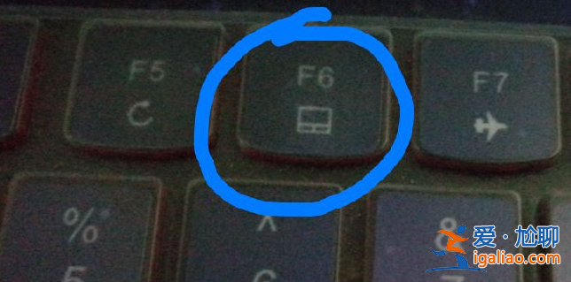 win10鼠標光標亂跑怎么解決？